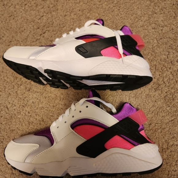 ❗ SOLD ❗ NWOB Nike Huaraches - Picture 3 of 8